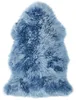 Teppich Schaffel in der Farbe Blau, in der Größe ca. 60 x 85 cm. 