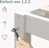 Detailbild zeigt einfachen Aufbau des weißen Bettgestells mit Schraubwerkzeug in der Hand.
 Produktbild-Vorschau
