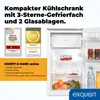 A white refrigerator with its door open, showcasing its interior and various food items. Awards and descriptive text are displayed to the left. Produktbild-Vorschau