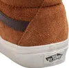 A close-up shot of the heel and sole of a brown Vans Sk8-Hi sneaker. Voir les images du produit