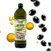 A bottle of olive oil with olives and oil droplets floating around it. Produktbild-Vorschau