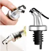 Versatore per bottiglie argento opaco con tappo in plastica Anteprima dell’immagine prodotto 3