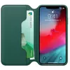 A green leather iPhone case with a card slot, showing an iPhone screen with the time and date. Anteprima dell’immagine prodotto