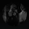 Collage of people wearing headphones, with a musical note icon in the center. Anteprima dell’immagine prodotto