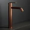 A close-up studio shot of a copper-colored faucet. Anteprima dell’immagine prodotto