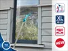 A window cleaning tool is shown being used on a window, with marketing icons on the right. Produktbild-Vorschau