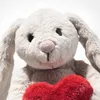 Steiff Hase Hoppie Love grau 16 cm mit Herz 081125 Produktbild-Vorschau 3