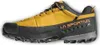 A side view of a yellow and black hiking shoe. Voir les images du produit