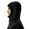 Seitenansicht eines Mannes in einer schwarzen isolierten Vaskye Hybrid-Kapuzenjacke von Berghaus. Produktbild-Vorschau