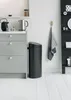 Poubelle 40 L Matt Black - Touch Bin - Brabantia Voir les images du produit 10