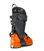 Skischuh "Maestrale" von Scarpa in Orange und Schwarz; seitliche Ansicht mit Schnallen und flexibler Manschette. Produktbild-Vorschau