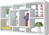 A white wall shelf with various decorative items. Voir les images du produit
