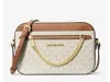A studio shot of a Michael Kors handbag. Produktbild-Vorschau