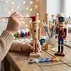 Nussknacker en bois de 23 cm, à décorer avec des pinceaux Voir les images du produit 2
