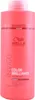 A pink bottle of Wella Professionals Invigo Color Brilliance shampoo. Podgląd zdjęcia produktu