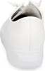 A close-up rear view of a white sneaker. Voir les images du produit