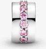 A close-up studio shot of a Pandora charm with pink stones. Anteprima dell’immagine prodotto