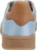 The back view of a light blue sneaker with brown accents and a gum sole. Produktbild-Vorschau