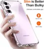 A hand holding a transparent phone case with a phone inside, with marketing text and icons on the right. Produktbild-Vorschau