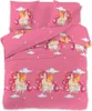 A pink bedding set with a repeating pattern of unicorns, clouds, and stars. Produktbild-Vorschau