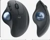 Two views of a Logitech ERGO M575 wireless trackball mouse against a light gray background. Anteprima dell’immagine prodotto