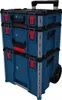 A stack of three blue Bosch toolboxes with red latches and black trim, on wheels. Anteprima dell’immagine prodotto