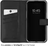 Selencia Genuine Leather Bookcase dla Apple iPhone 15 - Podgląd zdjęcia produktu 3