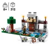 A LEGO Minecraft set depicting a wolf fortress with figures and accessories. Produktbild-Vorschau