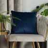 VELVI Marineblauer Samt-Kissenbezug - Velvet Elegance Produktbild-Vorschau 1