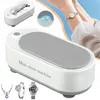 A collage showing a mini ultrasonic cleaner, its internal mechanism, and examples of items it can clean (glasses, jewelry, watch). A person is also shown wearing a watch. Voir les images du produit