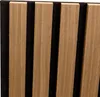 A close-up view of wooden slats on a dark background. Anteprima dell’immagine prodotto