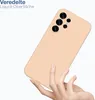 A hand holding a peach-colored phone case. Produktbild-Vorschau