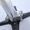 A close-up view of the base of a table, showing the connection between the aluminum pole and the black plastic base. Produktbild-Vorschau