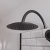 Schwarzer Regenduschkopf mit Schlauch an Rückwand, mit weiße Fliesenoptik  Produktbild-Vorschau