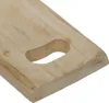 A close-up view of a wooden cutting board with a handle cutout. Anteprima dell’immagine prodotto