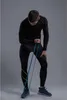 A man is performing a bicep curl with a resistance band. Produktbild-Vorschau