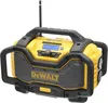 A yellow and black DeWalt jobsite radio with an antenna. Voir les images du produit