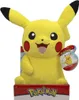 A plush toy of the character Pikachu from Pokémon, presented in its retail packaging. Produktbild-Vorschau