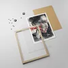 Gerahmtes Poster - Rahmen in heller Eiche - Frau Gesicht Produktbild-Vorschau 4