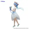 A figurine of a character from Re:Zero Starting Life in Another World, dressed in a white and light blue dress, wearing a flower crown, and holding a bouquet of flowers. Produktbild-Vorschau