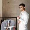 Valet de chambre en bois blanc et métal Voir les images du produit 3