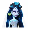 Close-up of a Monster High doll with blue hair, wearing a light blue dress and a veil. Produktbild-Vorschau