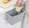 Seau suspendu pour la porte du placard - Poubelle suspendue Voir les images du produit 6