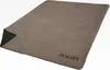 A taupe and anthracite plaid blanket laid out flat on a white background. Anteprima dell’immagine prodotto
