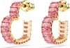 A pair of gold hoop earrings with pink baguette-cut stones. Produktbild-Vorschau