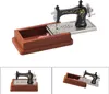 Miniatúrny šijací stroj v štýle vintage pre bábikovský Náhľad obrázku produktu 1