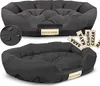 Two dog beds are shown, one above the other, with a close-up of water droplets on fabric and personalized name tags. Anteprima dell’immagine prodotto