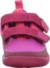 A close-up front view of a child's shoe. Produktbild-Vorschau