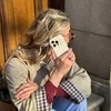 Glossy Wavy Hülle Beige  - Kompatibel mit iPhone 16 Pro Produktbild-Vorschau 2