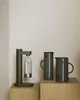 Stelton - EM77 Thermoskan 1 liter, donkergroen Productafbeelding-voorbeeld 2